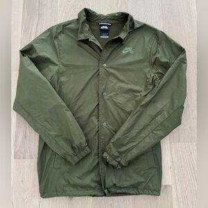 Men’s Nike SB Sportswear Club Coaches Jacket